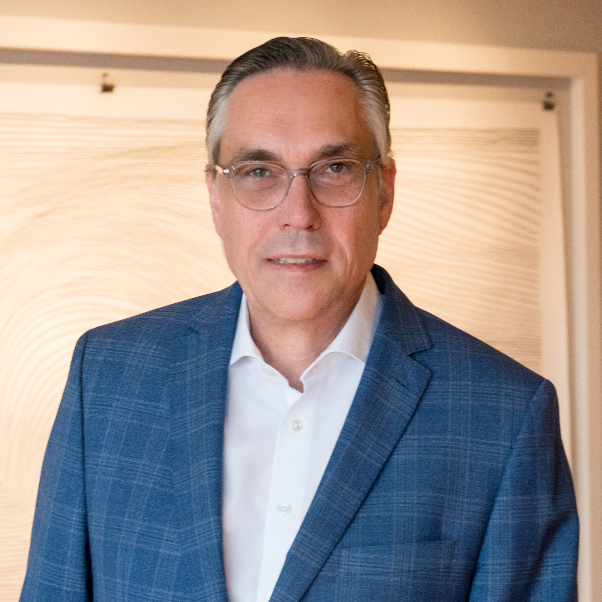 Stefan Hering - Lawyer and notary